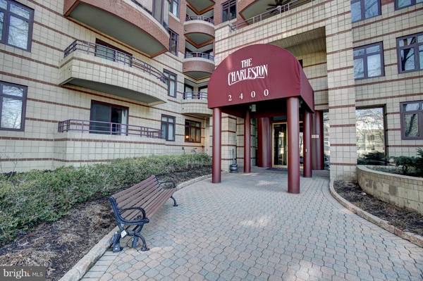 2400 CLARENDON BLVD #702, Arlington, VA 22201