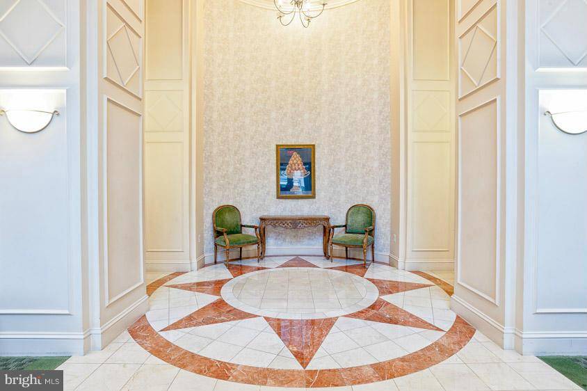 Arlington, VA 22203,3830 9TH ST N #204W