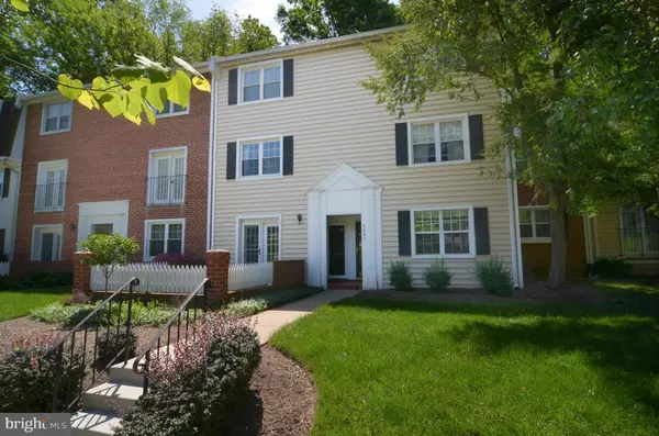 2607 WALTER REED DR #A, Arlington, VA 22206