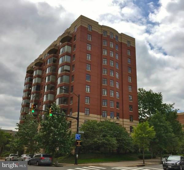 2400 CLARENDON BLVD #305, Arlington, VA 22201