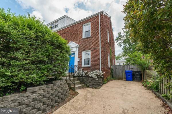 2212 2ND ST S, Arlington, VA 22204