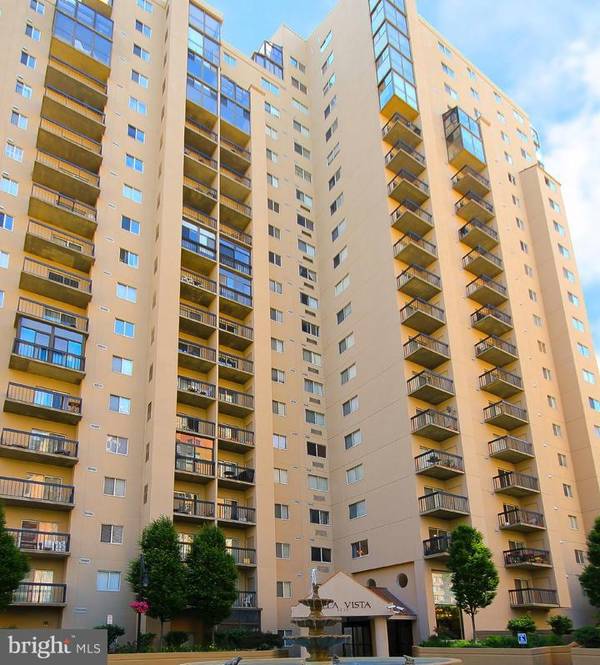 1211 EADS ST #1404, Arlington, VA 22202