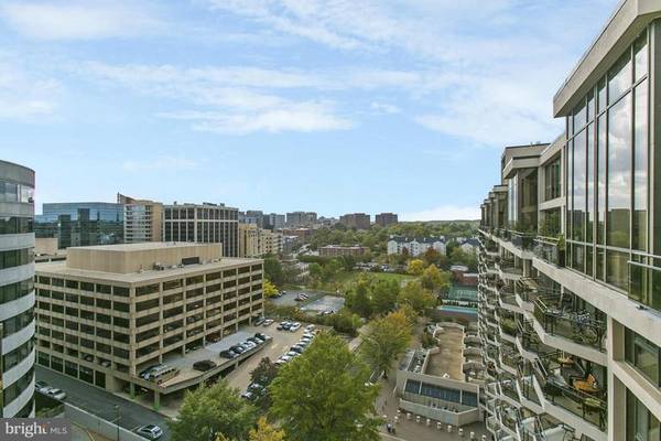 1530 KEY BLVD #1325, Arlington, VA 22209