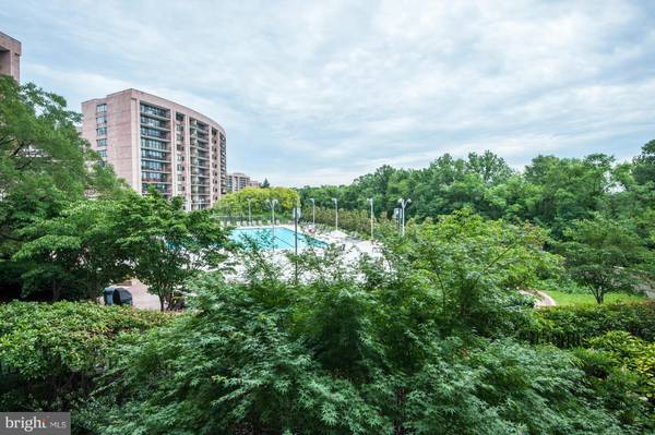 Arlington, VA 22202,1805 CRYSTAL DR #312S