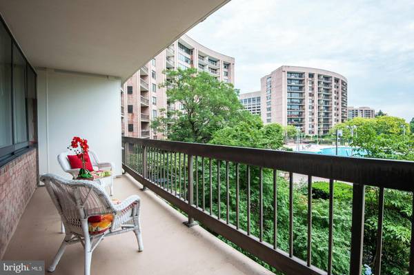 Arlington, VA 22202,1805 CRYSTAL DR #312S