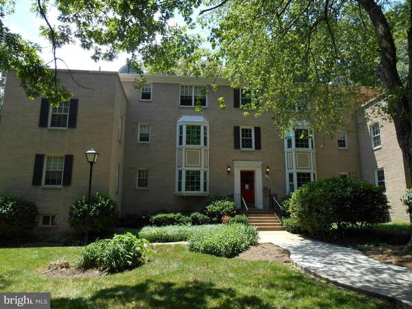 706 ARLINGTON MILL DR #304, Arlington, VA 22204