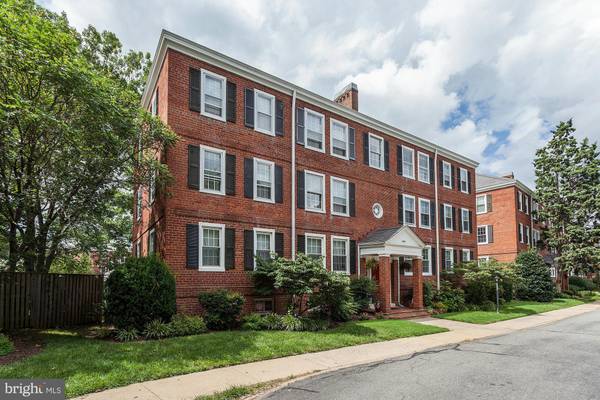 Arlington, VA 22206,4819 30TH ST S #B1