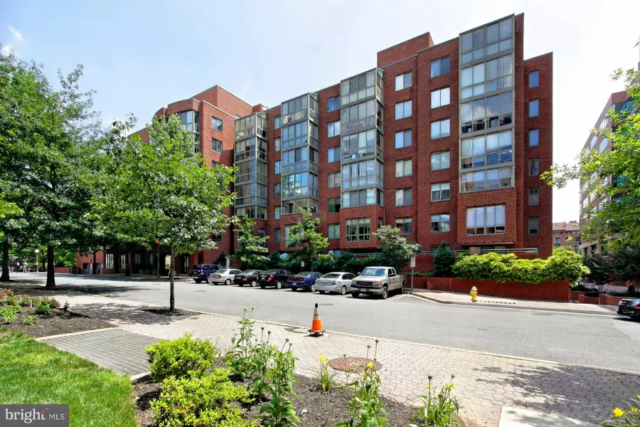 1045 UTAH ST #2-214, Arlington, VA 22201