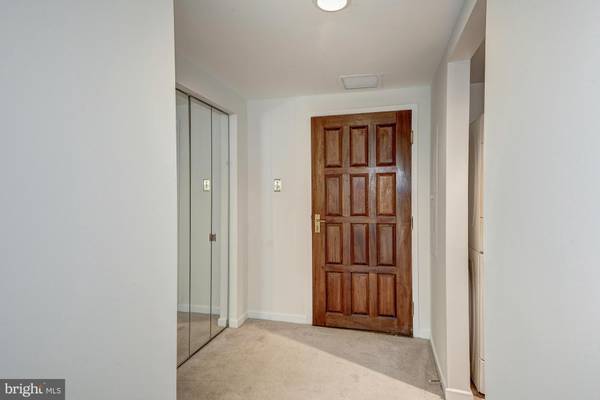 Arlington, VA 22209,1530 KEY BLVD #817