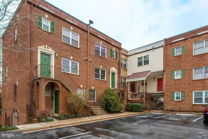 945 SCOTT ST S #945, Arlington, VA 22204