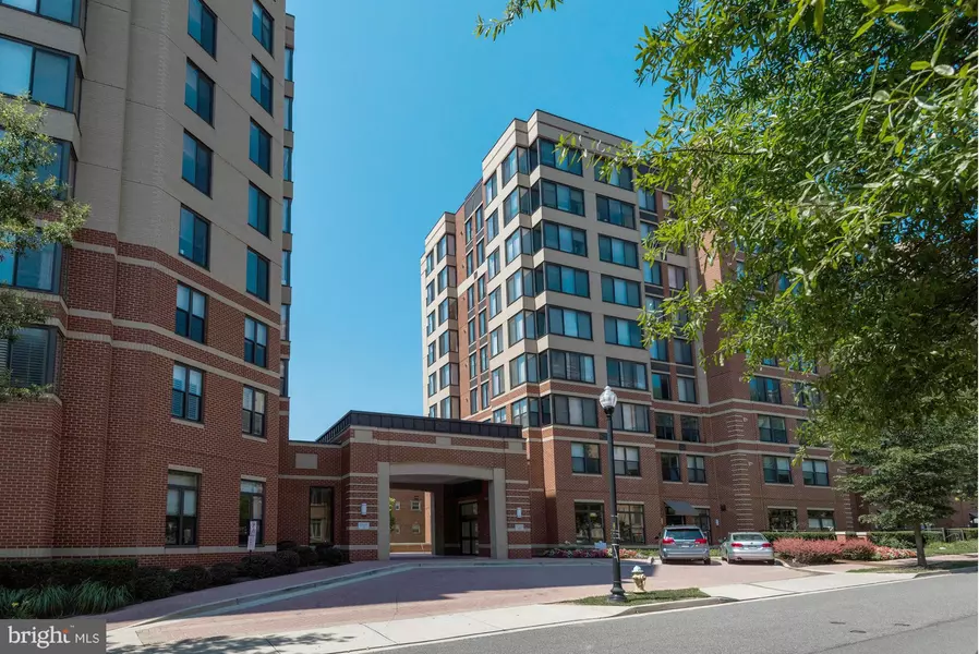 2220 FAIRFAX DR #810, Arlington, VA 22201