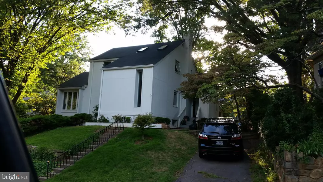 22 GREENBRIER ST N, Arlington, VA 22203