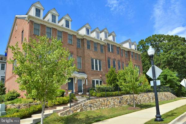 2648 SHIRLINGTON RD S, Arlington, VA 22206