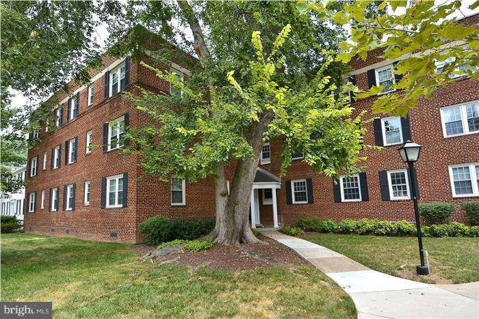 Arlington, VA 22204,2902 13TH RD S #104