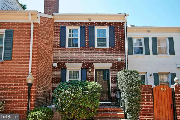 1951 N. CALVERT ST, Arlington, VA 22201