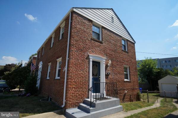 3714 3RD ST S, Arlington, VA 22204