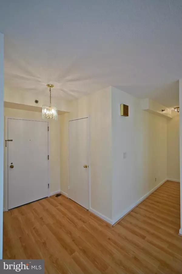 Arlington, VA 22202,1805 CRYSTAL DR #613S