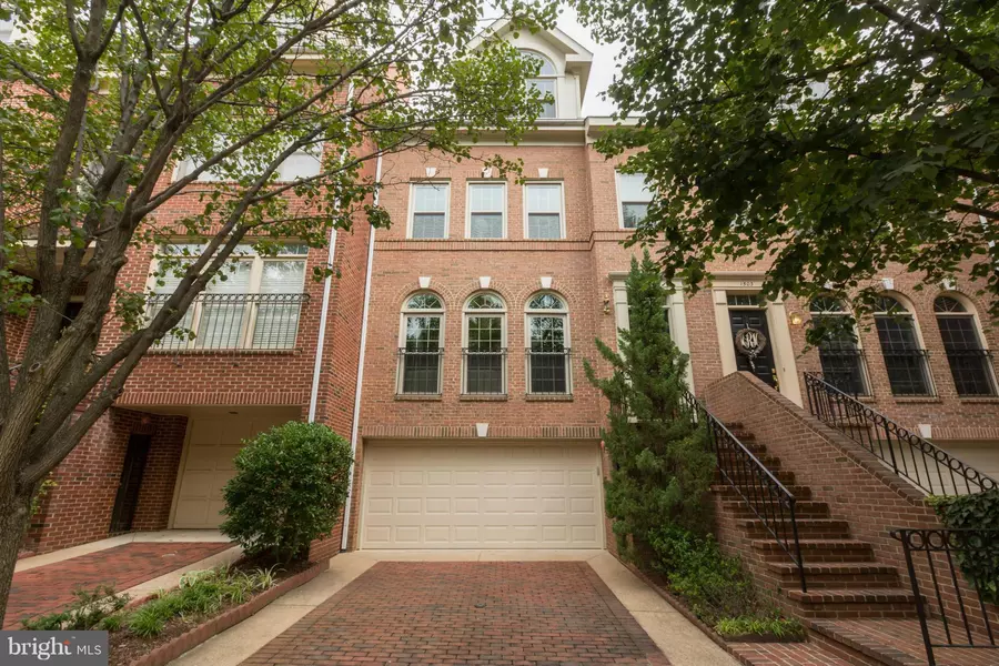 1505 COLONIAL CT, Arlington, VA 22209