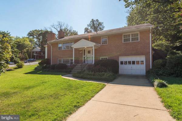 6000 5TH RD N, Arlington, VA 22203