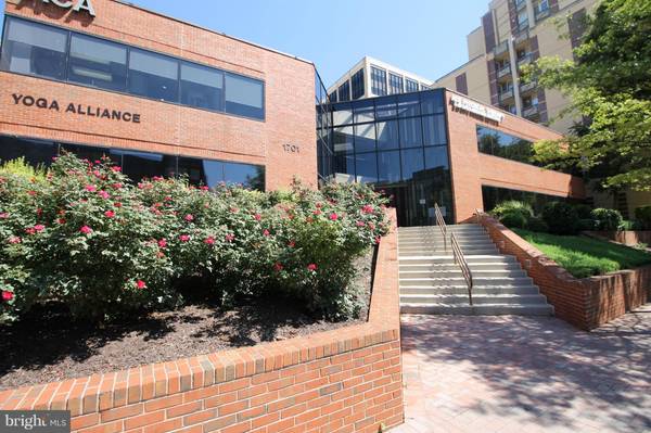 1701 CLARENDON BLVD #100, Arlington, VA 22209