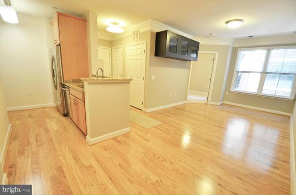 Arlington, VA 22207,2101 MONROE ST #312