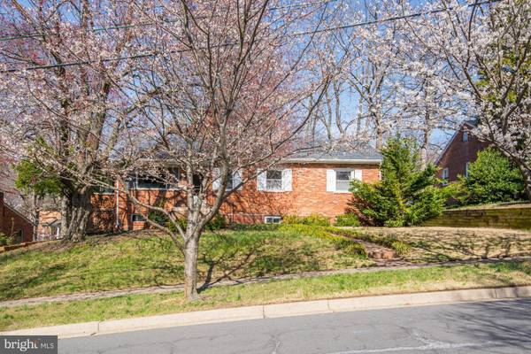 3905 UPLAND ST, Arlington, VA 22207