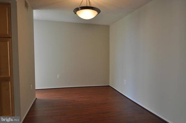 Arlington, VA 22204,4500 FOUR MILE RUN DR #604