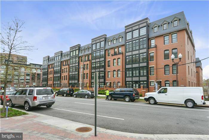 Arlington, VA 22209,1700 CLARENDON BLVD #155