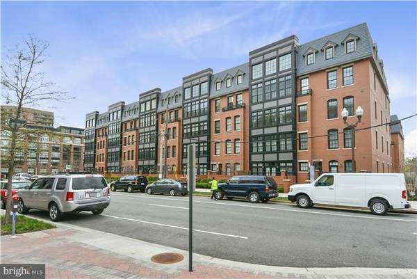 1700 CLARENDON BLVD #155, Arlington, VA 22209