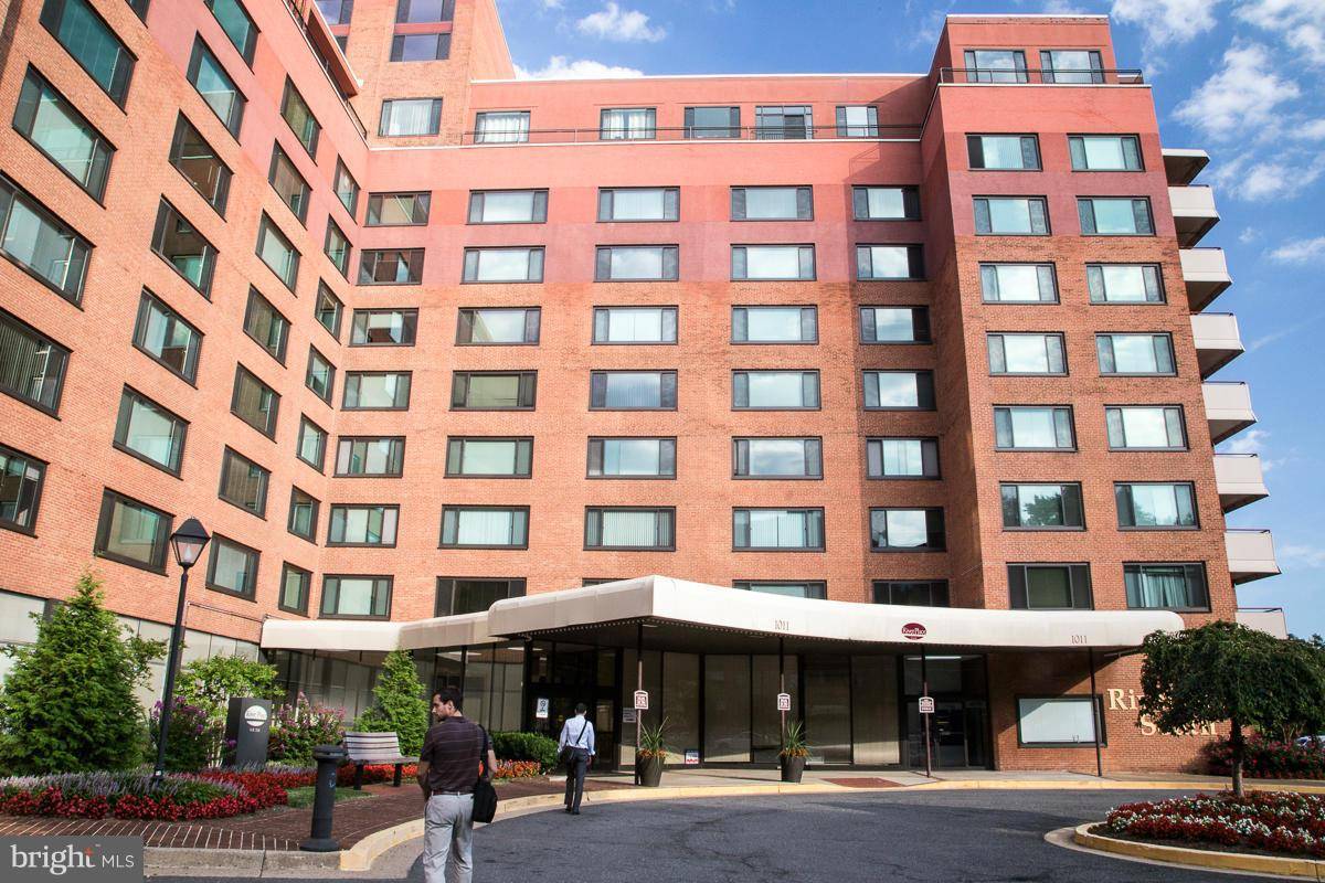 Arlington, VA 22209,1011 ARLINGTON BLVD #1036