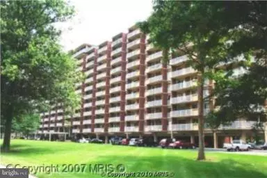 1300 ARMY NAVY DR #218, Arlington, VA 22202