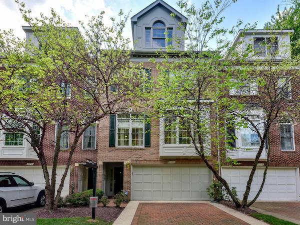 2212 SCOTT ST N, Arlington, VA 22209