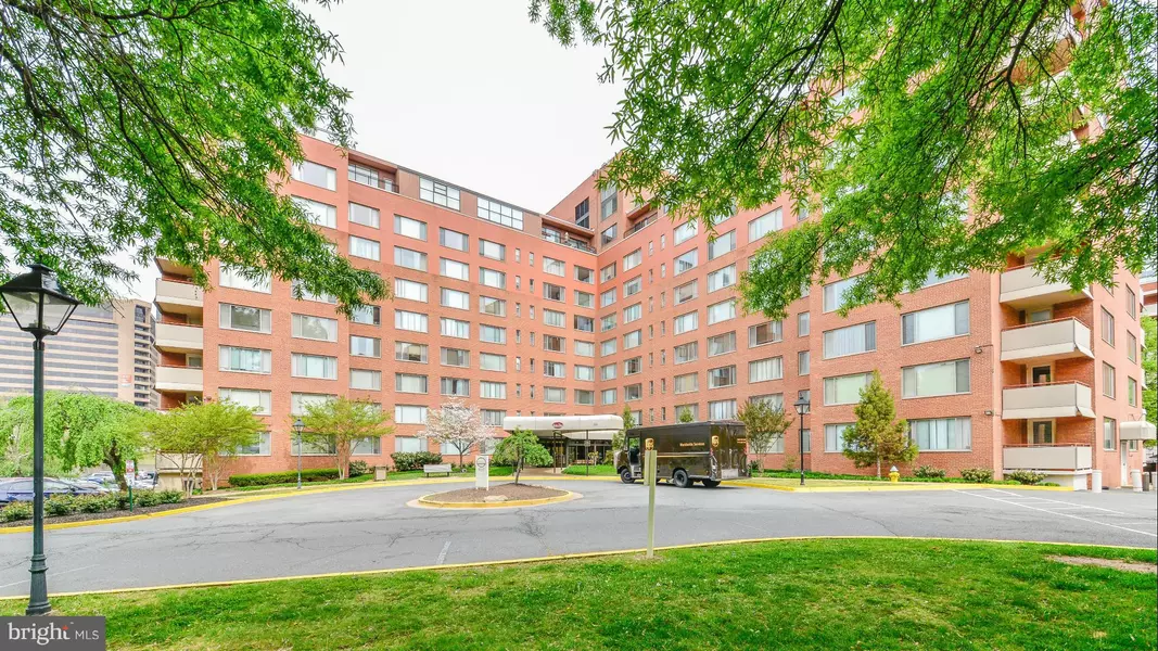 1111 ARLINGTON BLVD #814, Arlington, VA 22209