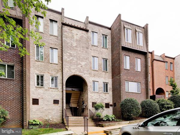 5001 7TH RD S #102, Arlington, VA 22204