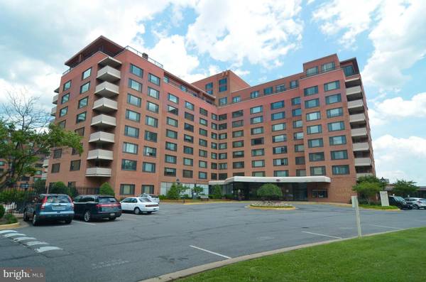 1011 ARLINGTON BLVD #1102, Arlington, VA 22209