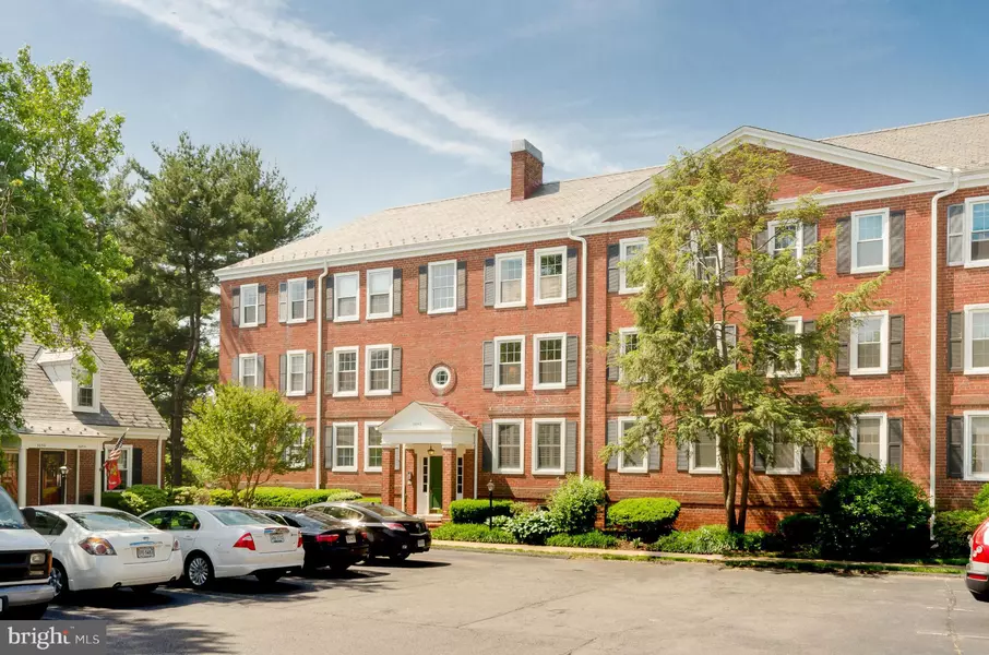 3052 ABINGDON ST S #B-2, Arlington, VA 22206