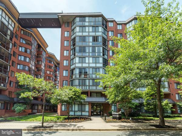 1024 UTAH ST N #324, Arlington, VA 22201