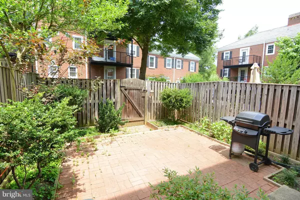 Arlington, VA 22206,2848 ABINGDON ST S