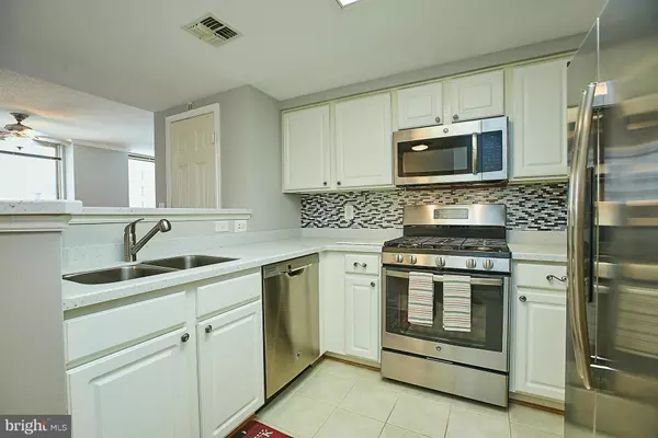 Arlington, VA 22203,3835 9TH ST N #410E