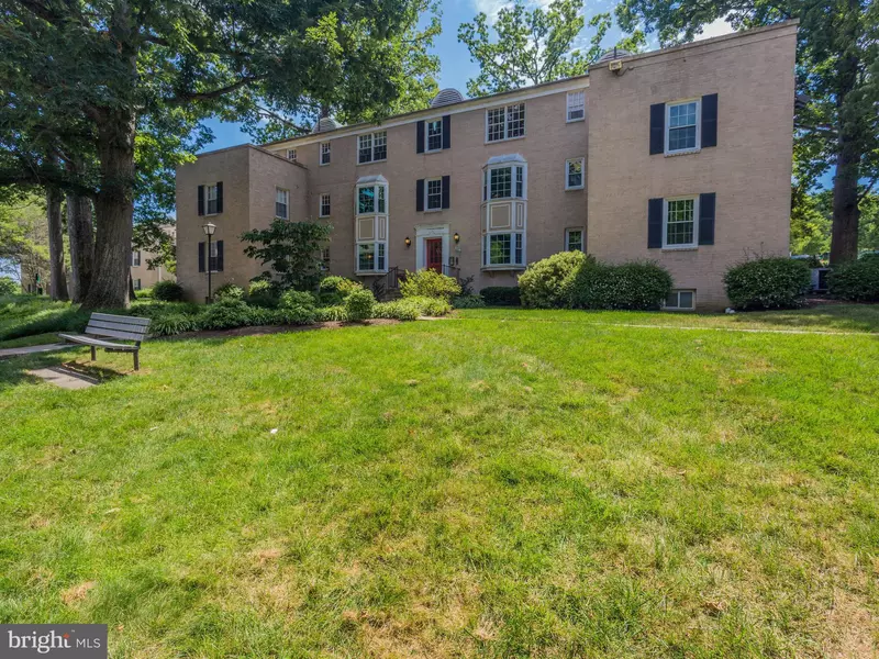 802 ARLINGTON MILL DR S #304, Arlington, VA 22204