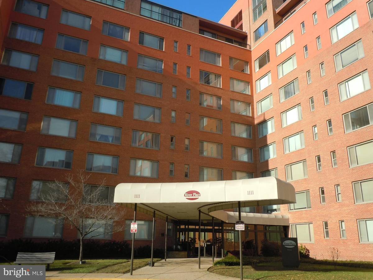 Arlington, VA 22209,1111 ARLINGTON BLVD #346