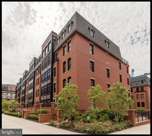 Arlington, VA 22209,1700 CLARENDON BLVD #153