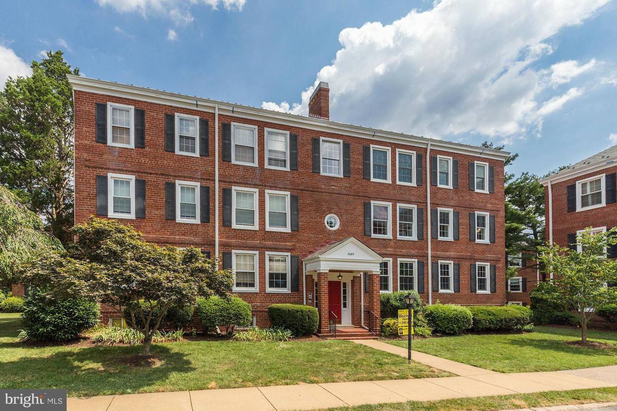 Arlington, VA 22206,3082 ABINGDON ST #B2