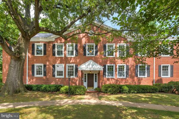 2815 ABINGDON ST S #B2, Arlington, VA 22206