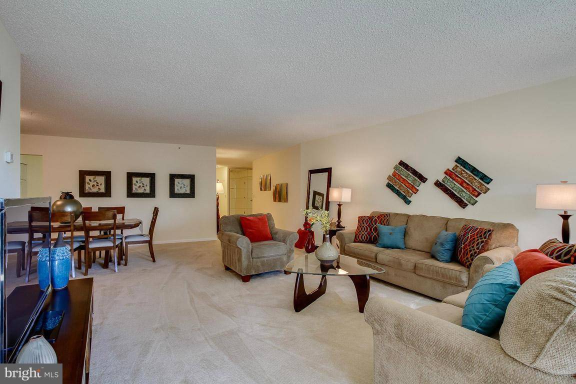 1300 CRYSTAL DR #405S, Arlington, VA 22202