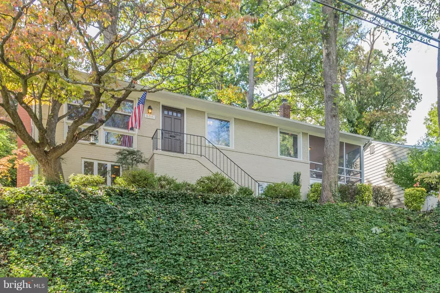 866 ARLINGTON MILL DR N, Arlington, VA 22205