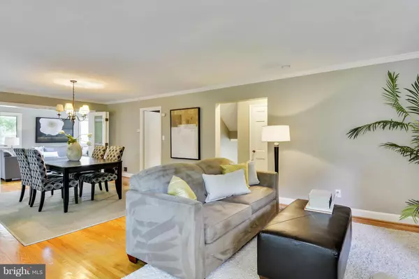 Arlington, VA 22207,4400 VACATION LN