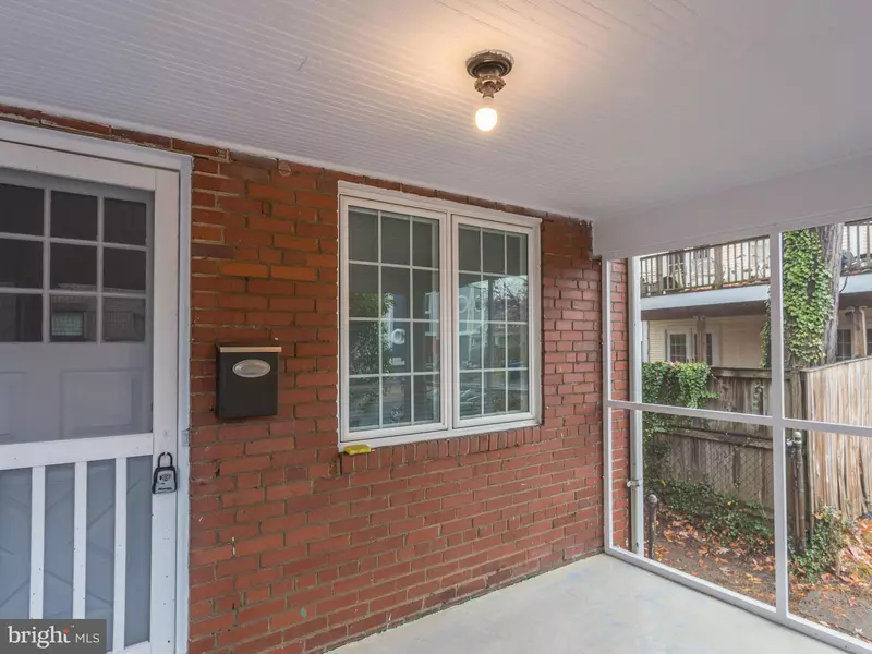 1228 LINCOLN ST, Arlington, VA 22201