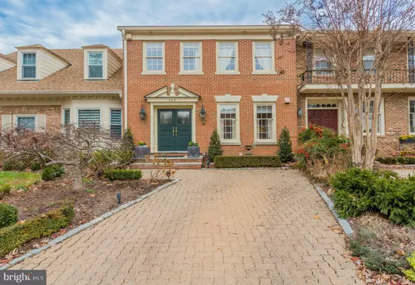 Arlington, VA 22207,3819 TAZEWELL ST N