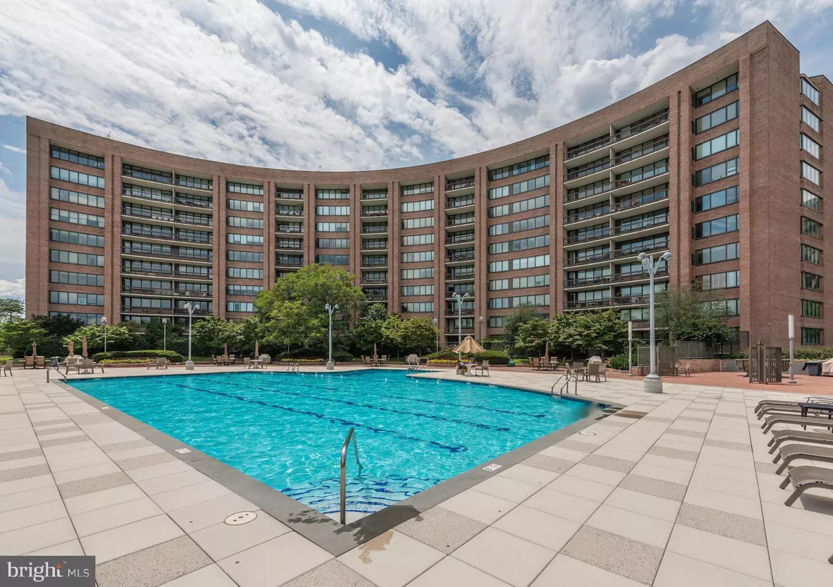 Arlington, VA 22202,1805 CRYSTAL DR #316S